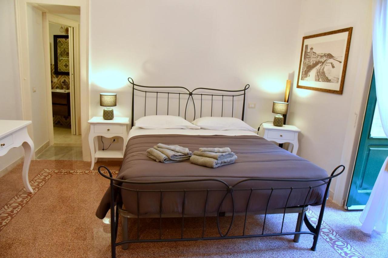 Ripa Garden Room And Suite Salerno Bagian luar foto